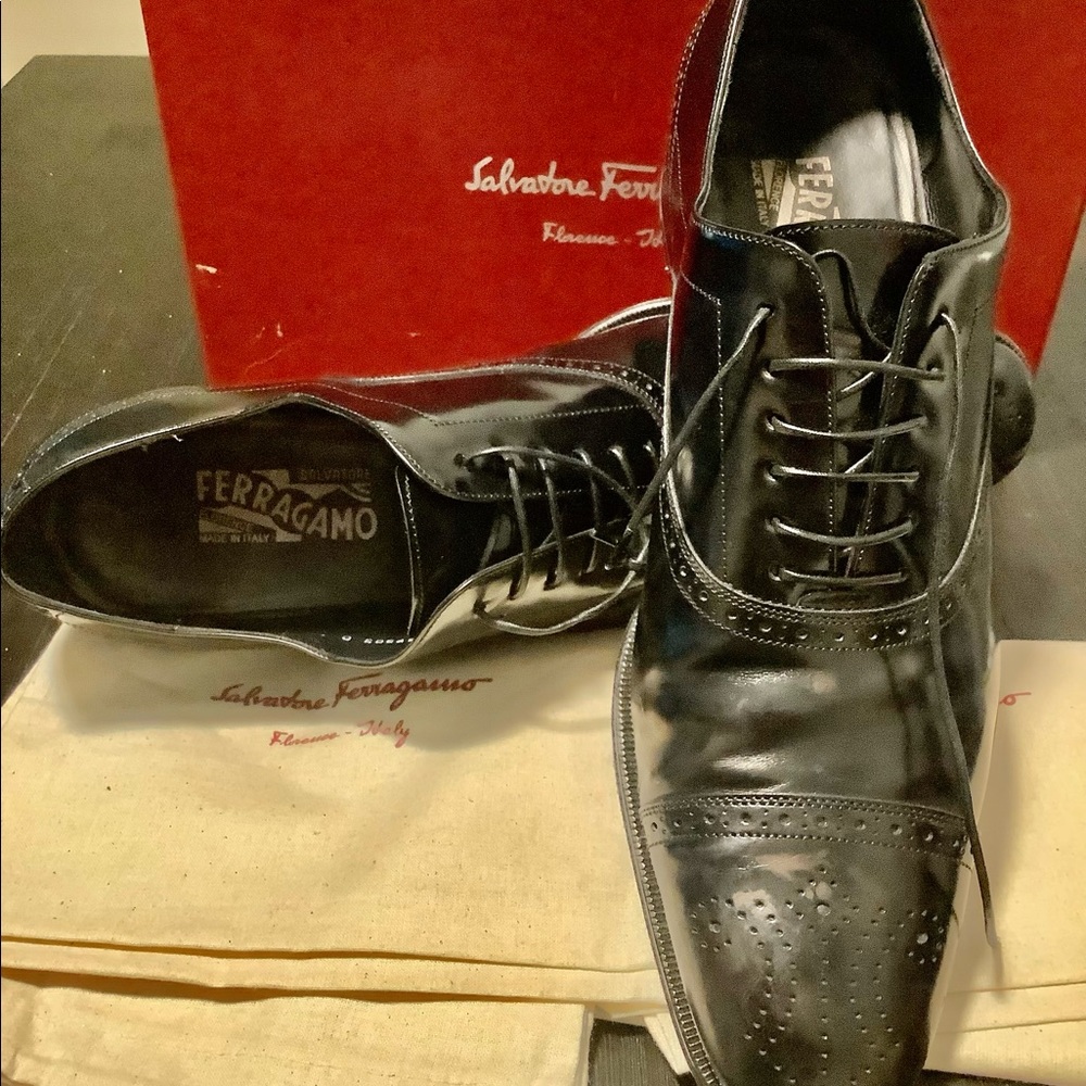 Men’s size 12 Salvatore Ferragamo leather shoes